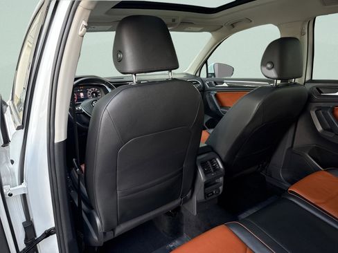 Used 2019 Volkswagen Tiguan SEL Premium image 30