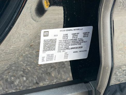 Used 2024 Chevrolet Tahoe Z71 w/ Z71 Off-Road Package image 53