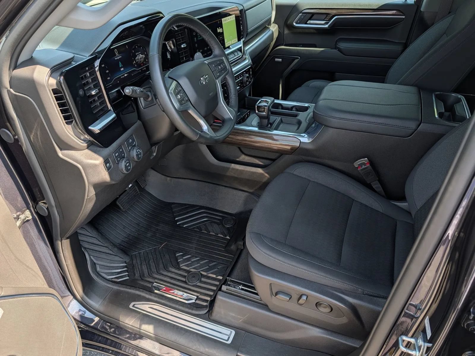 Used 2024 Chevrolet Silverado 1500 RST AWD/4WD image 9