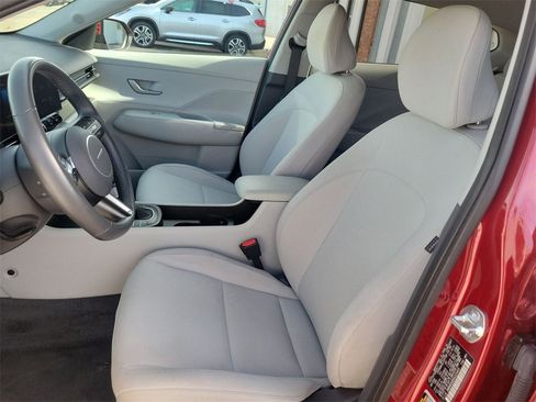 Used 2025 Hyundai Kona SEL image 16