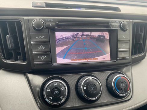 Used 2013 Toyota RAV4 LE image 14