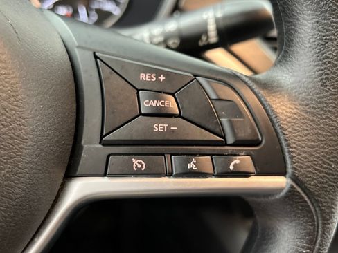 Used 2025 Nissan Altima 2.5 SV FWD image 43