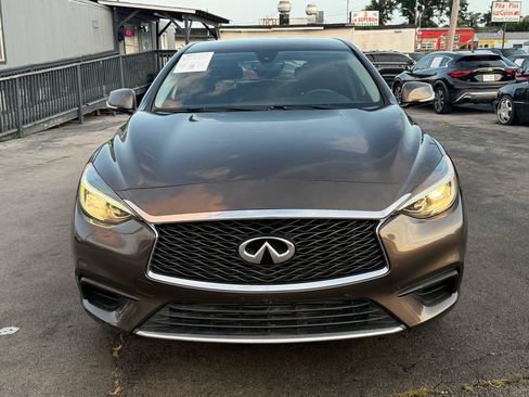 Used 2017 INFINITI QX30 FWD image 5