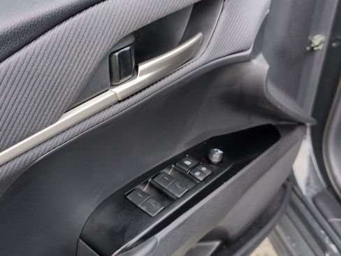 Used 2025 Toyota Camry SE FWD image 10