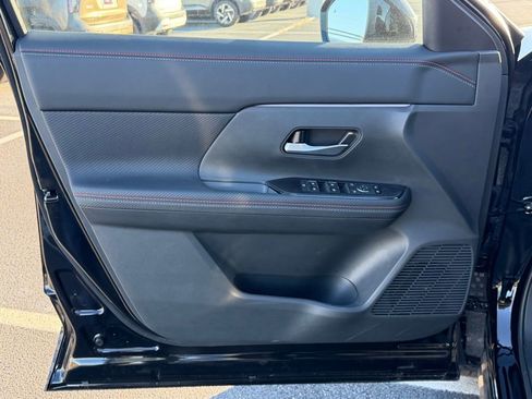 New 2026 Nissan Kicks SR image 12