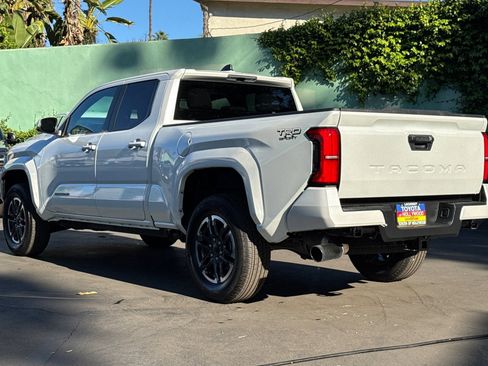 New 2025 Toyota Tacoma TRD Sport image 6
