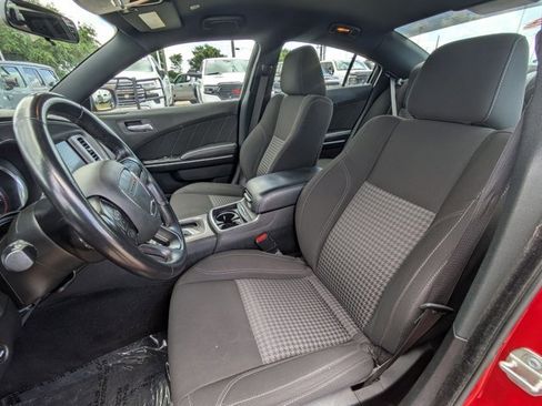 Used 2023 Dodge Charger SXT RWD image 13