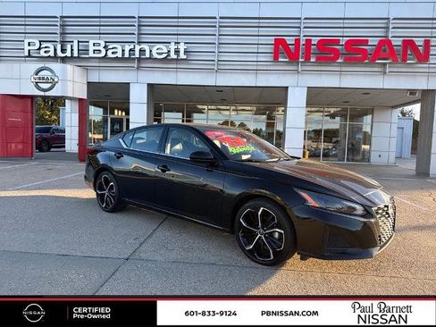 Certified 2023 Nissan Altima 2.5 SR image 4