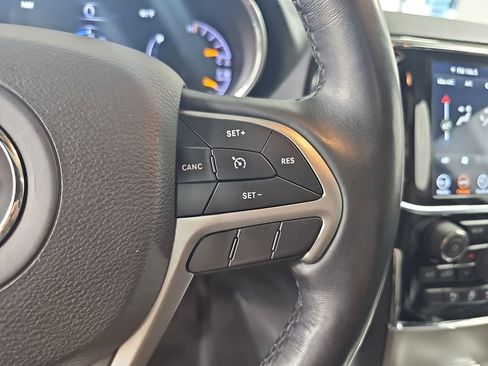 Used 2022 Jeep Grand Cherokee Limited AWD/4WD image 23
