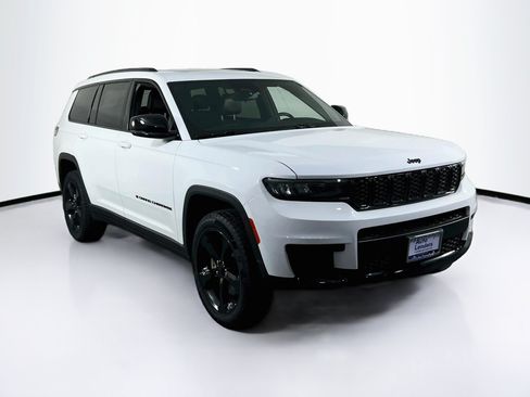 Used 2023 Jeep Grand Cherokee L Laredo AWD/4WD image 3