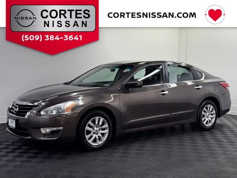 Used 2013 Nissan Altima 2.5 S FWD image 1