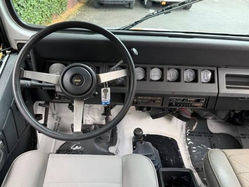 Used 1992 Jeep Wrangler Islander AWD/4WD image 13