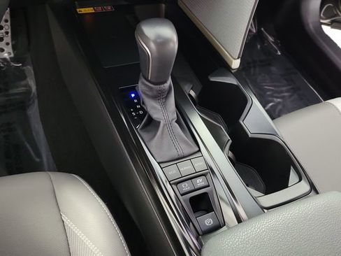Used 2025 Toyota Camry SE FWD image 30