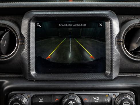 Used 2022 Jeep Gladiator Overland image 26