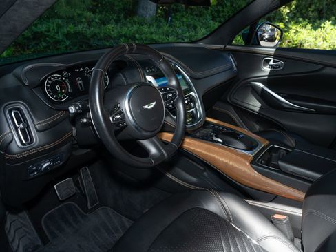 Used 2021 Aston Martin DBX Base image 13