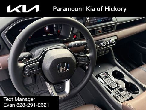 Used 2025 Honda Pilot Elite image 26