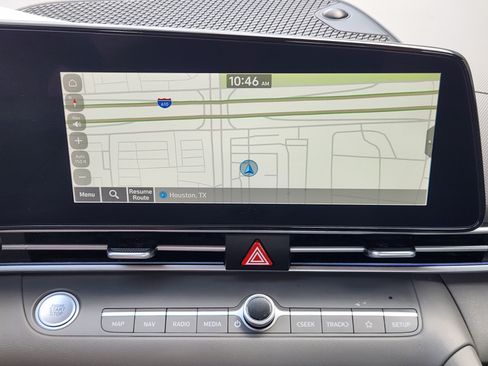 Used 2024 Hyundai Elantra SEL FWD image 16