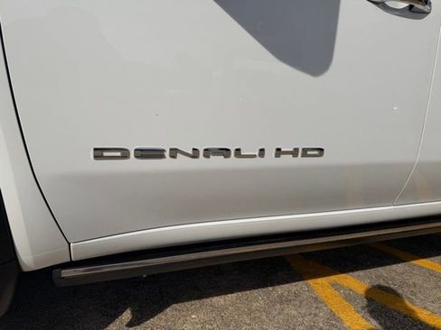 Used 2023 GMC Sierra 3500 Denali w/ Denali Ultimate Package AWD/4WD image 5