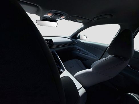 New 2026 Hyundai Elantra SE FWD image 17