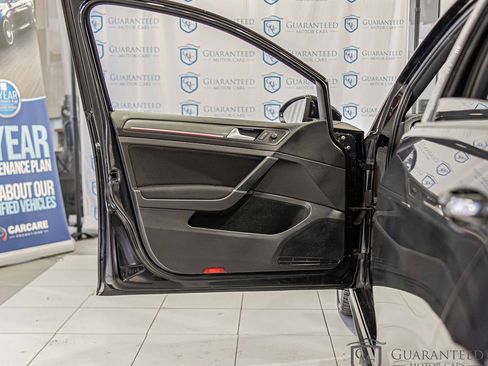 Used 2019 Volkswagen Golf S image 29