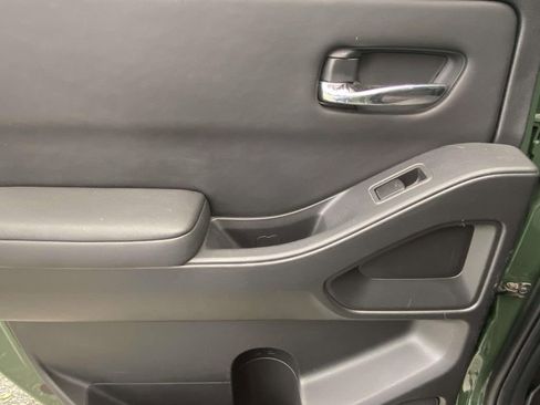 Used 2023 Nissan Frontier SV w/ Technology Package image 12