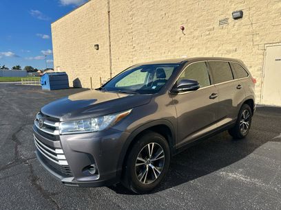 Used 2019 Toyota Highlander LE