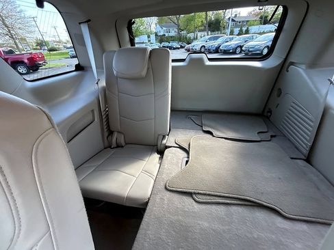 Used 2018 Cadillac Escalade Luxury AWD/4WD image 37