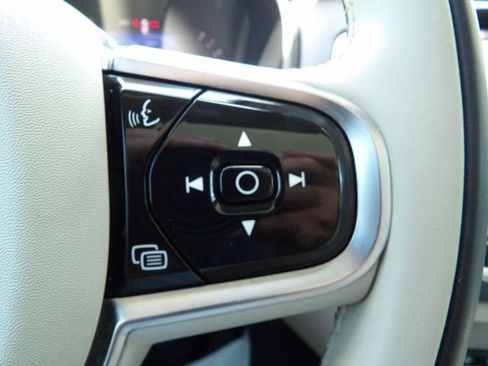 Certified 2025 Volvo XC90 B6 Plus w/ Protection Package Premier AWD/4WD image 20