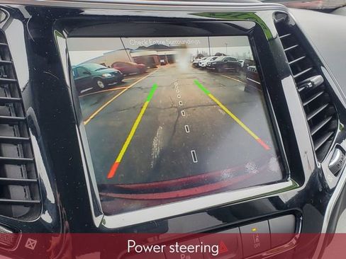 Used 2019 Jeep Cherokee Overland w/ Technology Group image 28