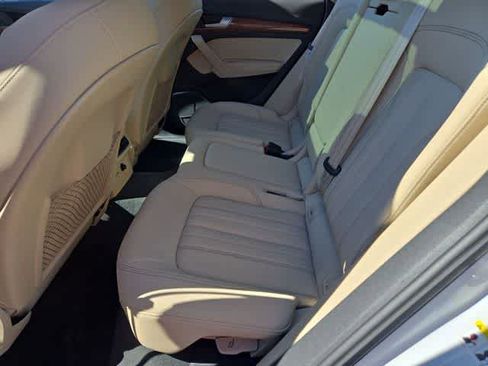 Used 2022 Audi Q5 2.0T Premium w/ Convenience Package AWD/4WD image 20