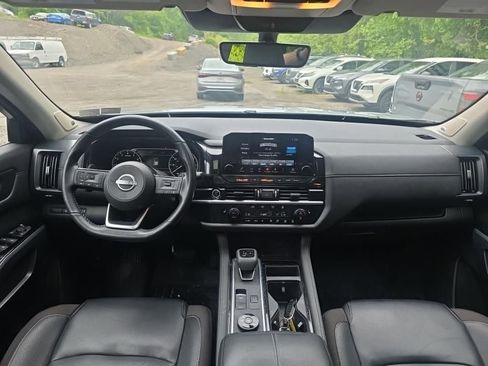 Certified 2024 Nissan Pathfinder SL w/ SL Premium Package AWD/4WD image 7