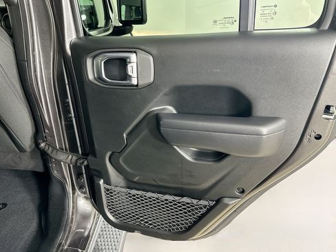 Used 2019 Jeep Wrangler Unlimited Sport S AWD/4WD image 37