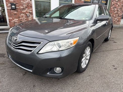 Used 2010 Toyota Camry XLE image 1