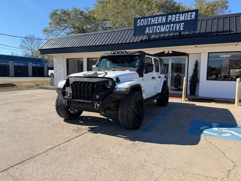 Used 2020 Jeep Wrangler Unlimited Sahara image 1