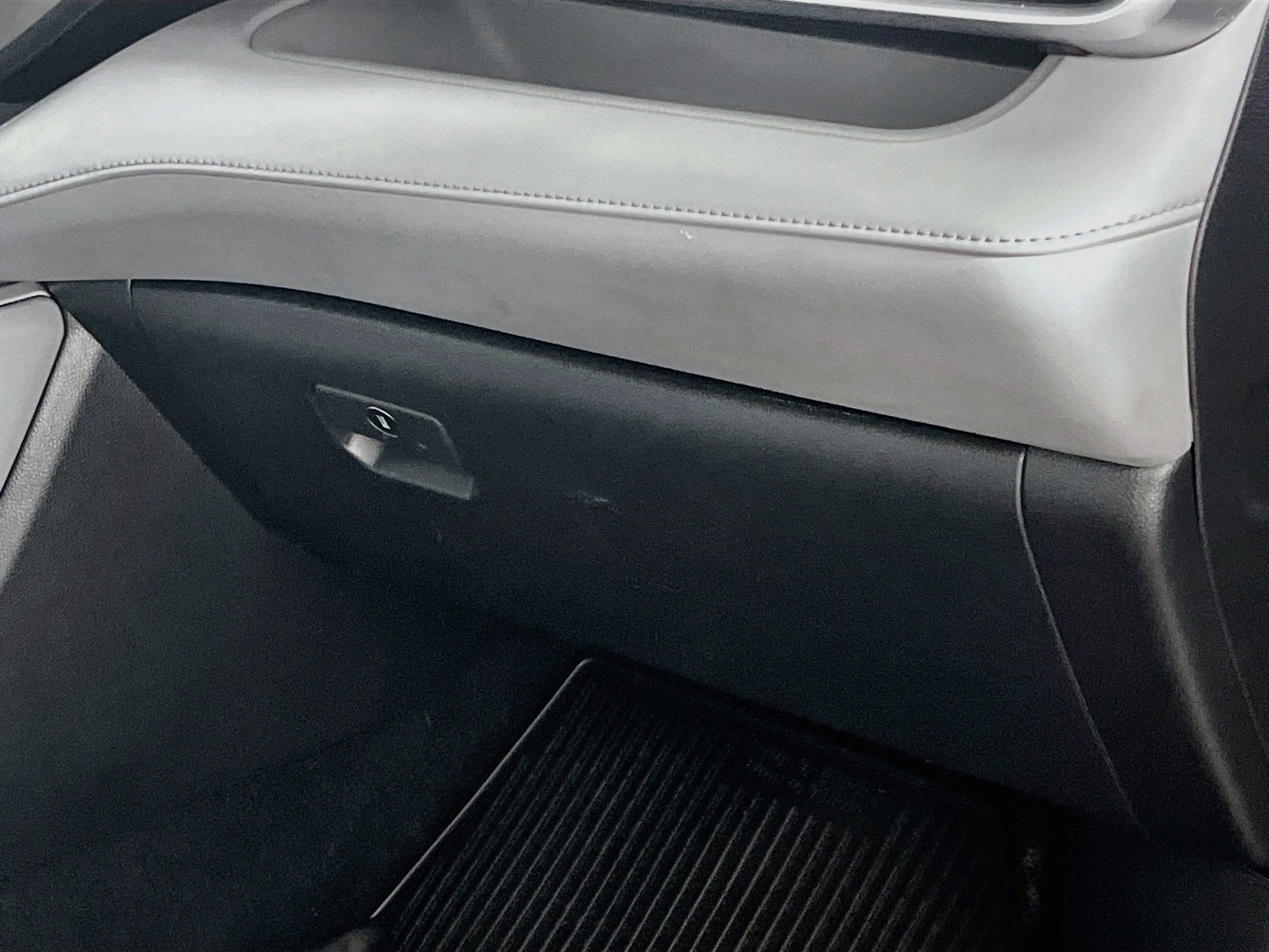 Used 2021 Toyota Highlander XLE FWD image 34