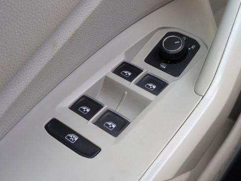 Used 2023 Volkswagen Jetta SE image 23