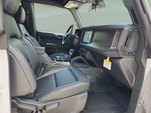 New 2025 Ford Bronco Badlands image 19