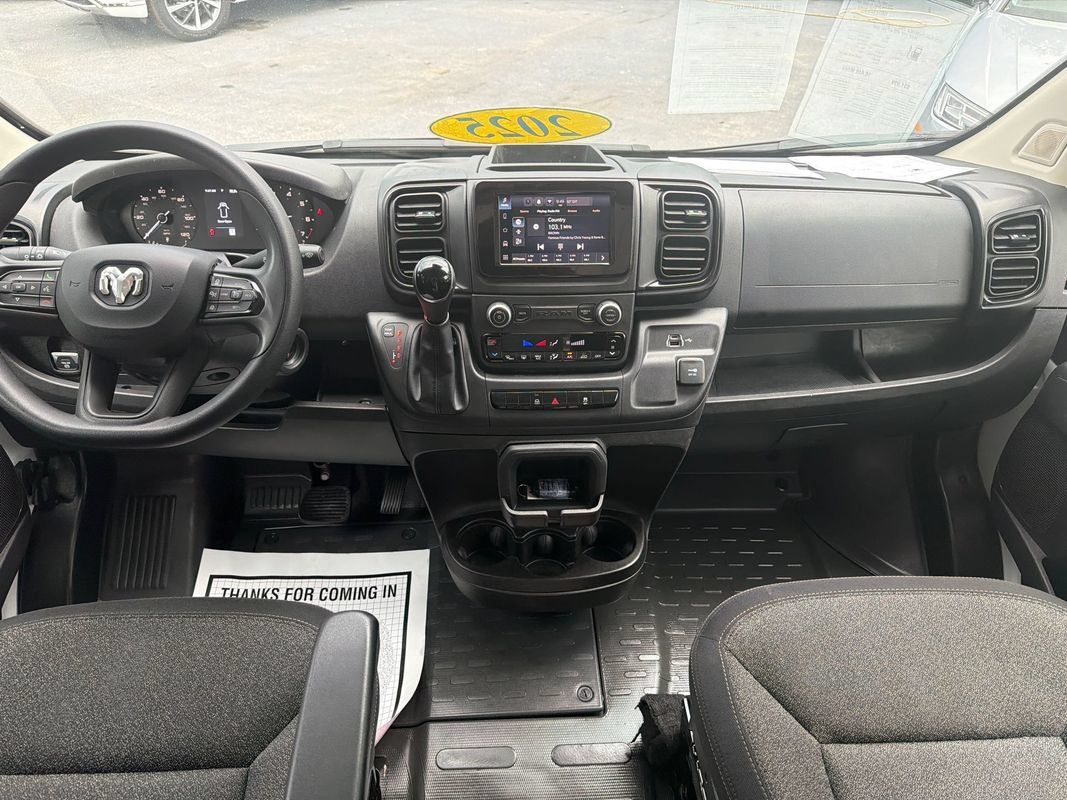 Used 2025 RAM ProMaster 2500 w/ Convenience Group FWD image 8