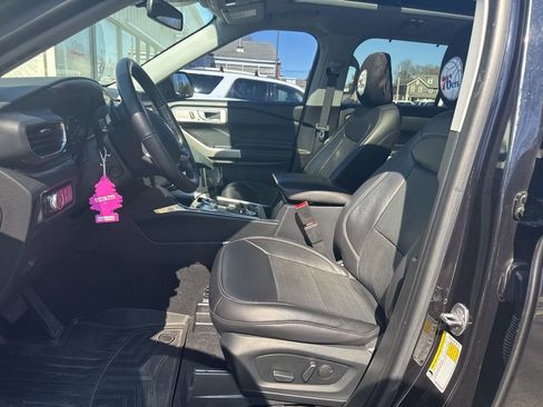 Certified 2021 Ford Explorer Limited w/ Equipment Group 301A AWD/4WD image 6