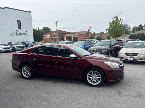 Used 2015 Chevrolet Malibu LT w/ Power Convenience Package FWD image 5
