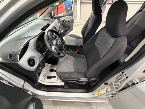Used 2015 Toyota Yaris LE image 48