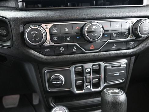 Used 2026 Jeep Wrangler Unlimited Sport AWD/4WD image 14