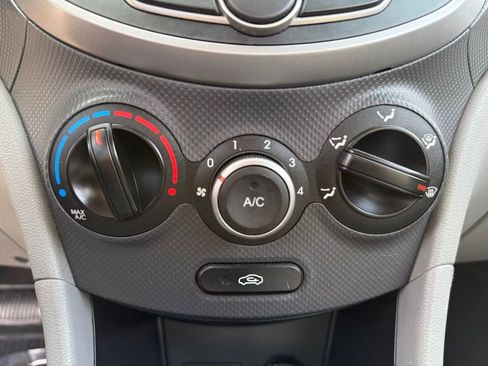 Used 2016 Hyundai Accent SE FWD image 24