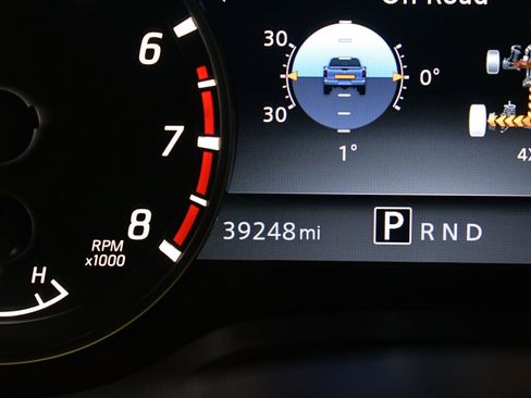Used 2023 Nissan Titan Platinum Reserve w/ Moonroof Package AWD/4WD image 26
