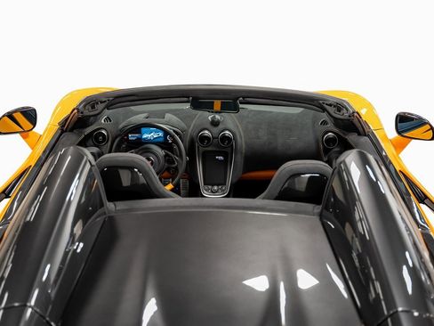 Used 2018 McLaren 570S Spider image 49