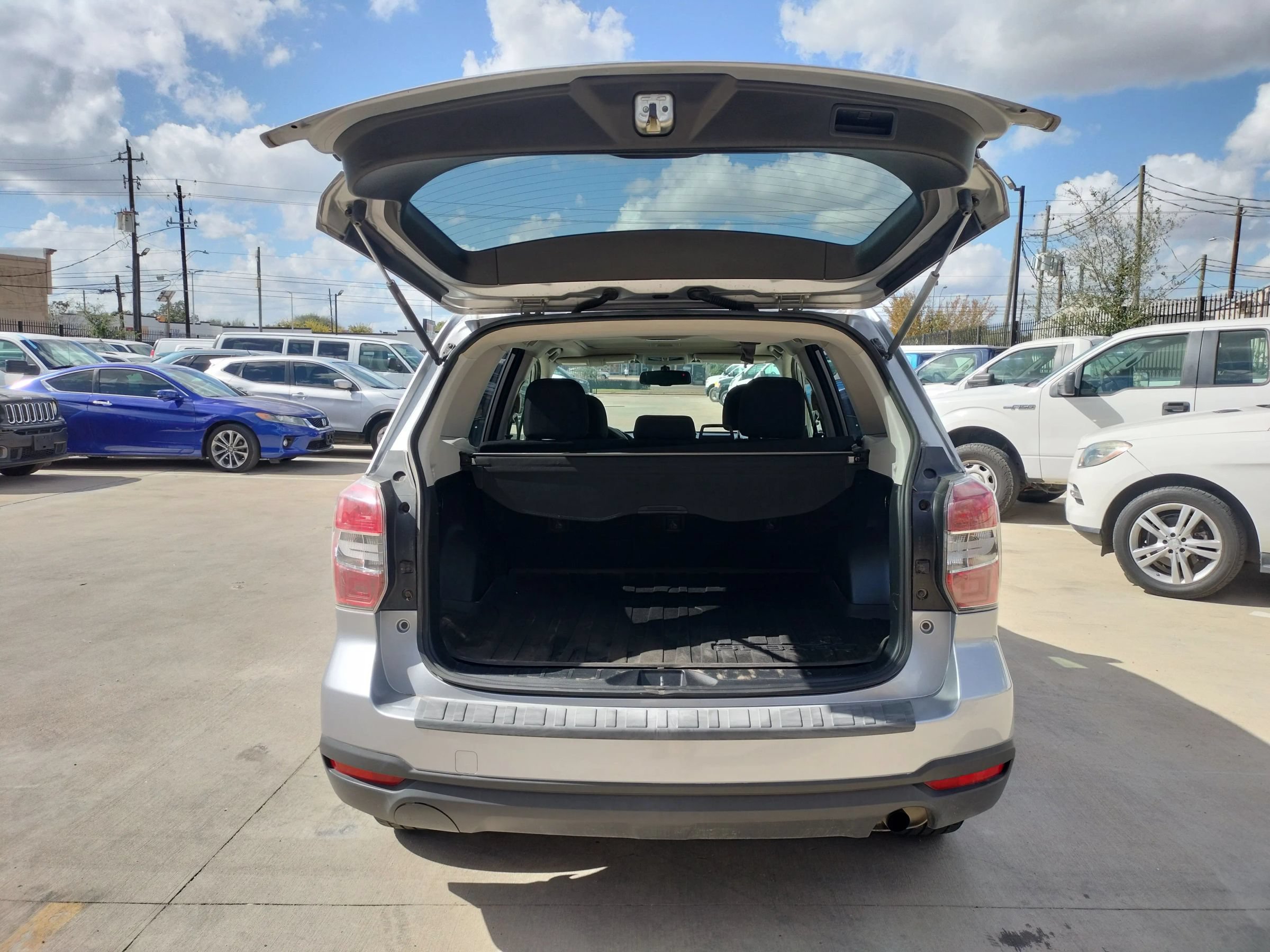Used 2014 Subaru Forester 2.5i Premium AWD/4WD image 7