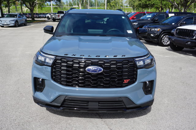 Used 2025 Ford Explorer ST w/ Sun And Sound Package AWD/4WD image 31