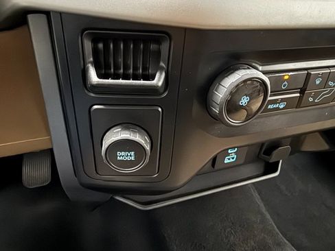 Used 2023 Ford F150 XLT image 20