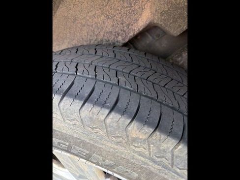 Used 2018 Chevrolet Trax LT w/ LT Convenience Package image 9