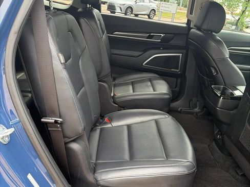 Used 2025 Kia Telluride S FWD image 11